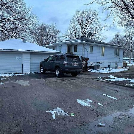 Hot Tub 5 Beds Apartment Moorhead Exterior foto