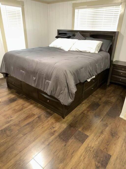 Hot Tub 5 Beds Apartment Moorhead Exterior foto