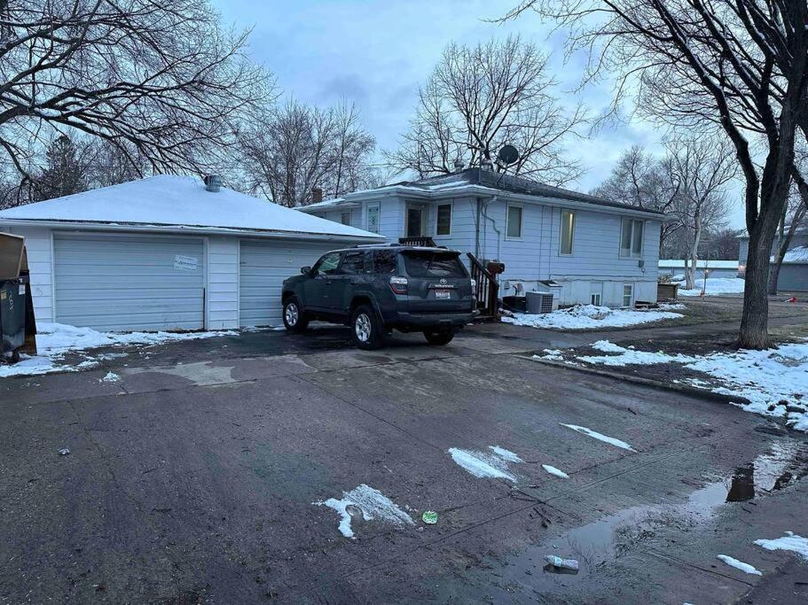 Hot Tub 5 Beds Apartment Moorhead Exterior foto